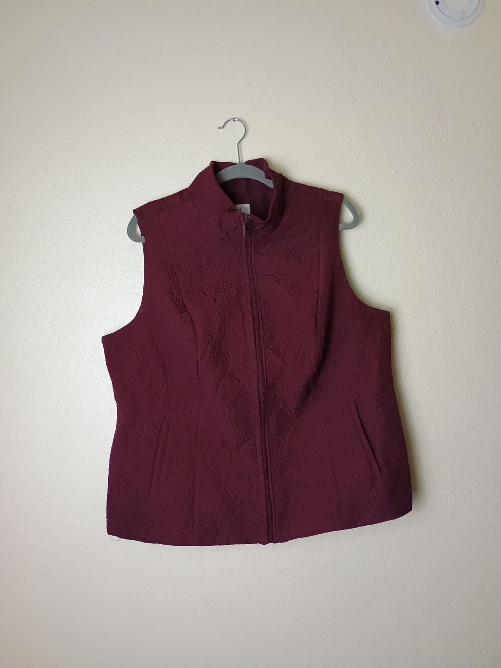Sleeveless Quilted Vest 2X in Deep Burgundy Zip Up